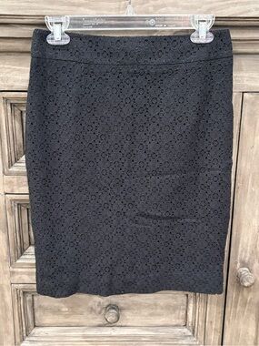 EUC Women’s BANANA REPUBLIC  Black Lace Pencil Skirt (4)